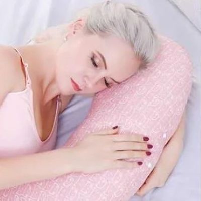 coussin allaitement maman tête dessus