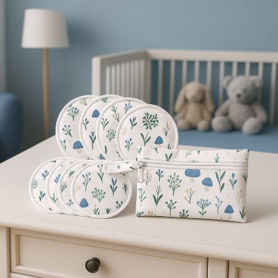 coussinet d allaitement sur commode chambre bébé
