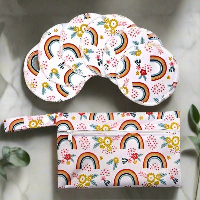 coussinet d'allaitement fond blanc avec arc-en-ciel