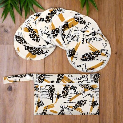 coussinet d'allaitement fond blanc motifs léopard