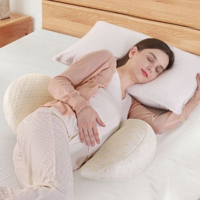 coussin grossesse avec deux petits coussins