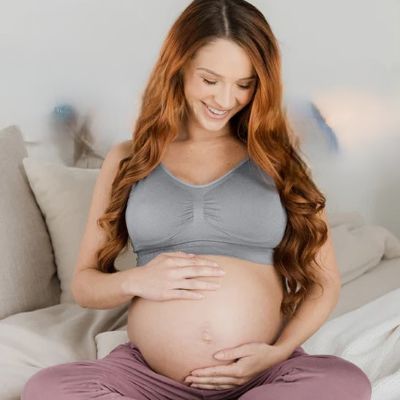 soutien gorge grossesse gris maman main sur ventre