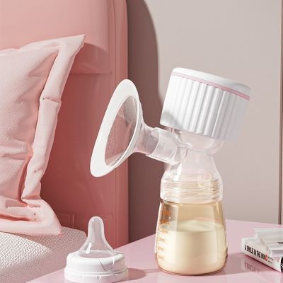 tire lait rose dans chambre maman