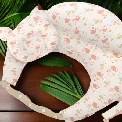 coussin allaitement avec baleines rose