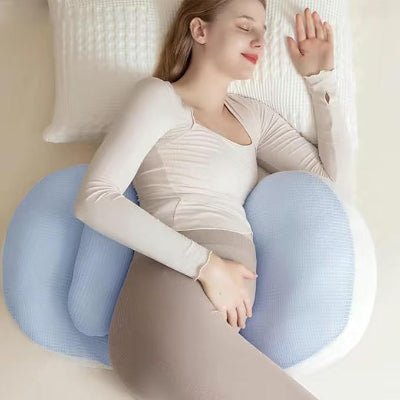 Coussin de grossesse bleu maman couché côté
