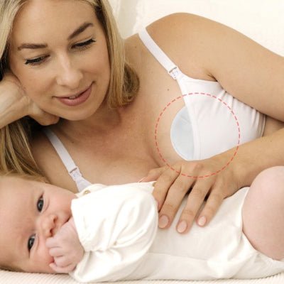 Coussinet d'allaitement maman bébé allongé