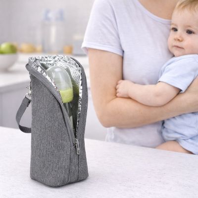 sac isotherme biberon gris bébé bras maman